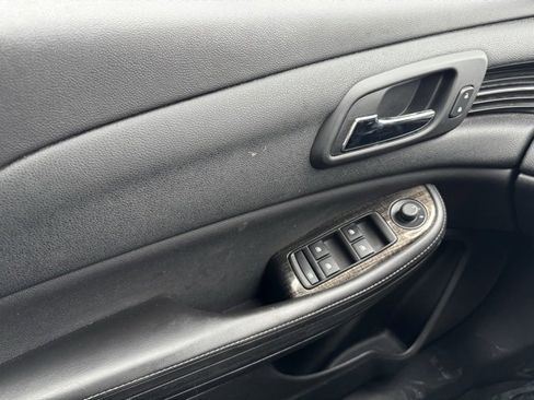 Used 2015 Chevrolet Malibu LT w/ Power Convenience Package image 25