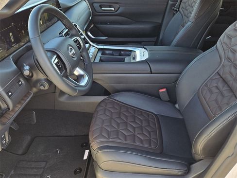 New 2026 Nissan Armada Platinum image 11