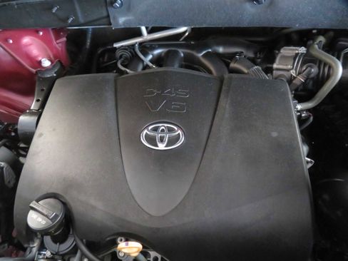 Used 2019 Toyota Highlander SE image 59