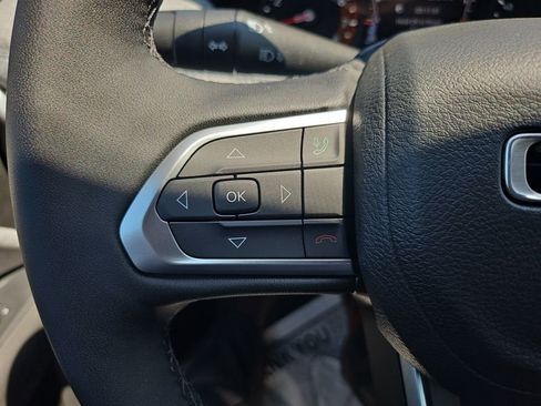 New 2025 Jeep Compass Latitude image 24