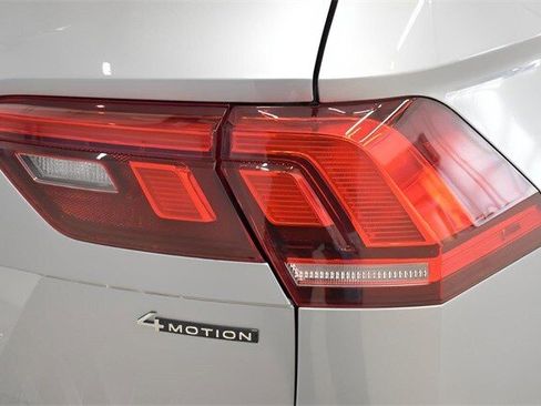 Used 2022 Volkswagen Tiguan SE image 24