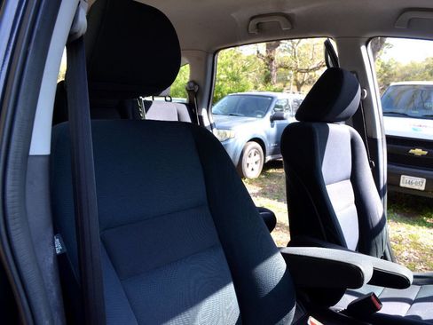 Used 2011 Honda CR-V LX image 12