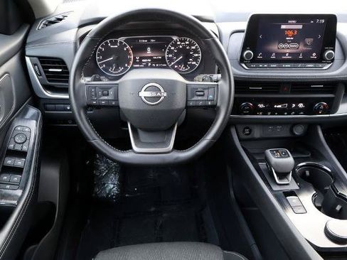 Certified 2025 Nissan Rogue SV AWD/4WD image 16