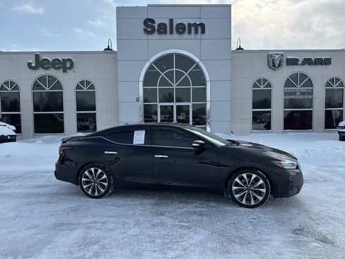 Used 2023 Nissan Maxima Platinum image 1