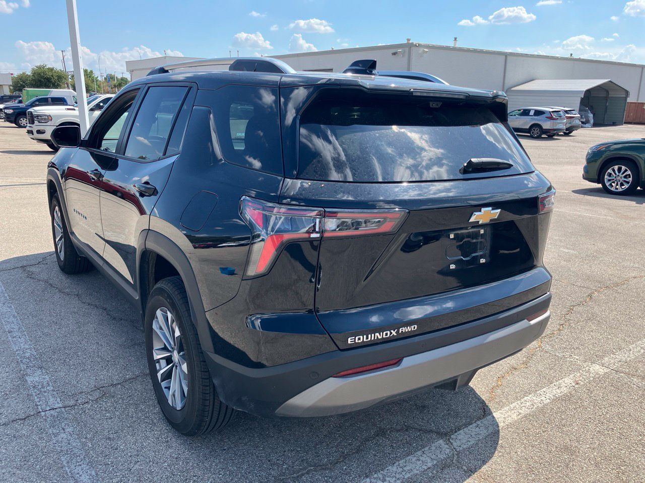 Used 2025 Chevrolet Equinox LT w/ Convenience Package II AWD/4WD image 6