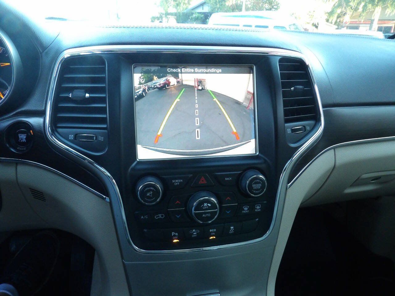 Used 2014 Jeep Grand Cherokee Overland w/ Advanced Technology Group AWD/4WD image 7