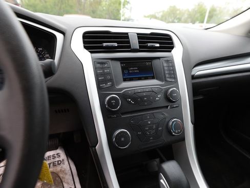 Used 2016 Ford Fusion S FWD image 17