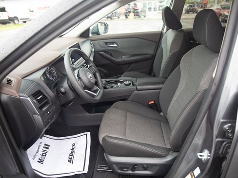 Used 2023 Nissan Rogue SV image 19