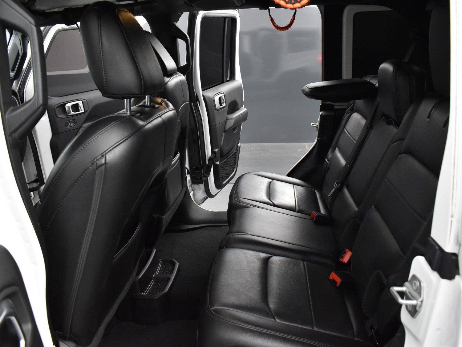Used 2020 Jeep Wrangler Unlimited Sahara AWD/4WD image 25