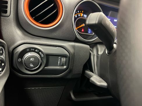 Used 2023 Jeep Gladiator Mojave w/ Cold Weather Group image 27