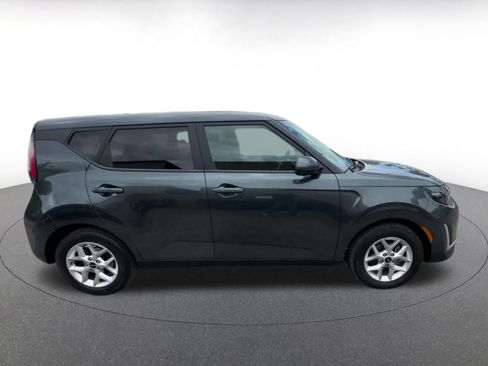 Used 2025 Kia Soul LX w/ LX Technology Package FWD image 16