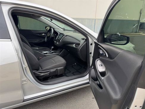 Used 2018 Chevrolet Malibu LT FWD image 39