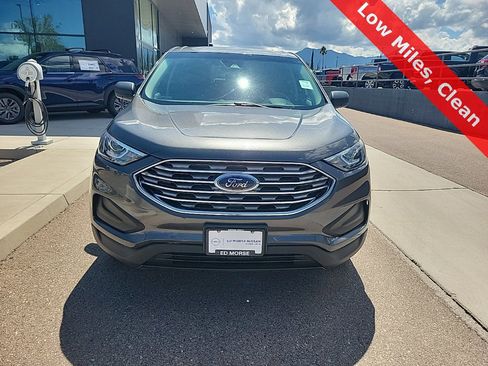 Used 2020 Ford Edge SE image 2