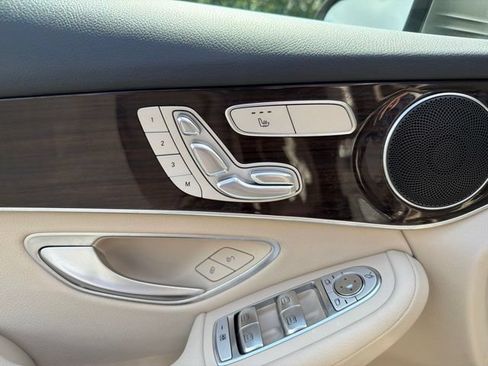 Used 2022 Mercedes-Benz GLC 300 4MATIC image 13