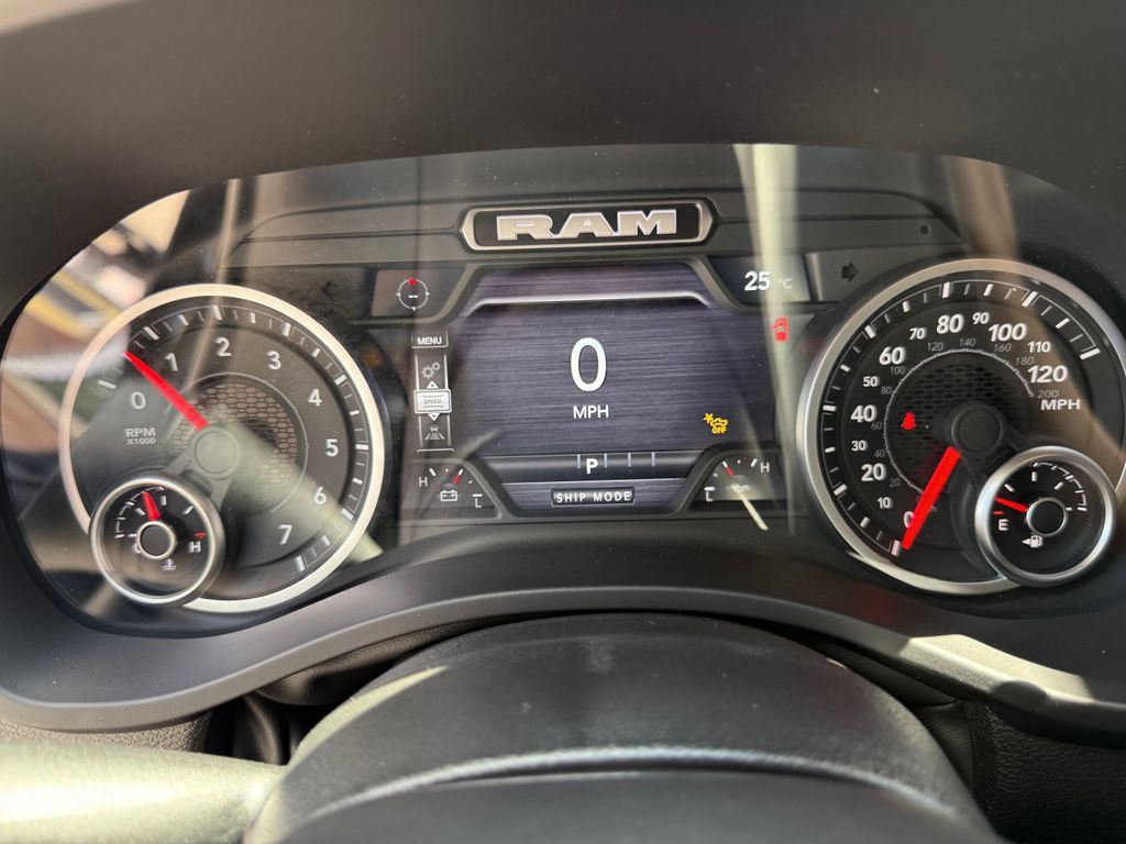 New 2026 RAM 1500 Express AWD/4WD image 11