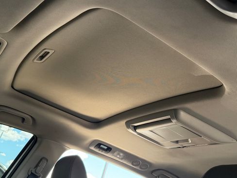Used 2016 Honda Odyssey Touring Elite image 19