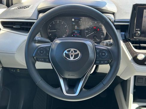 New 2025 Toyota Corolla Cross LE w/ Moonroof Package FWD image 39