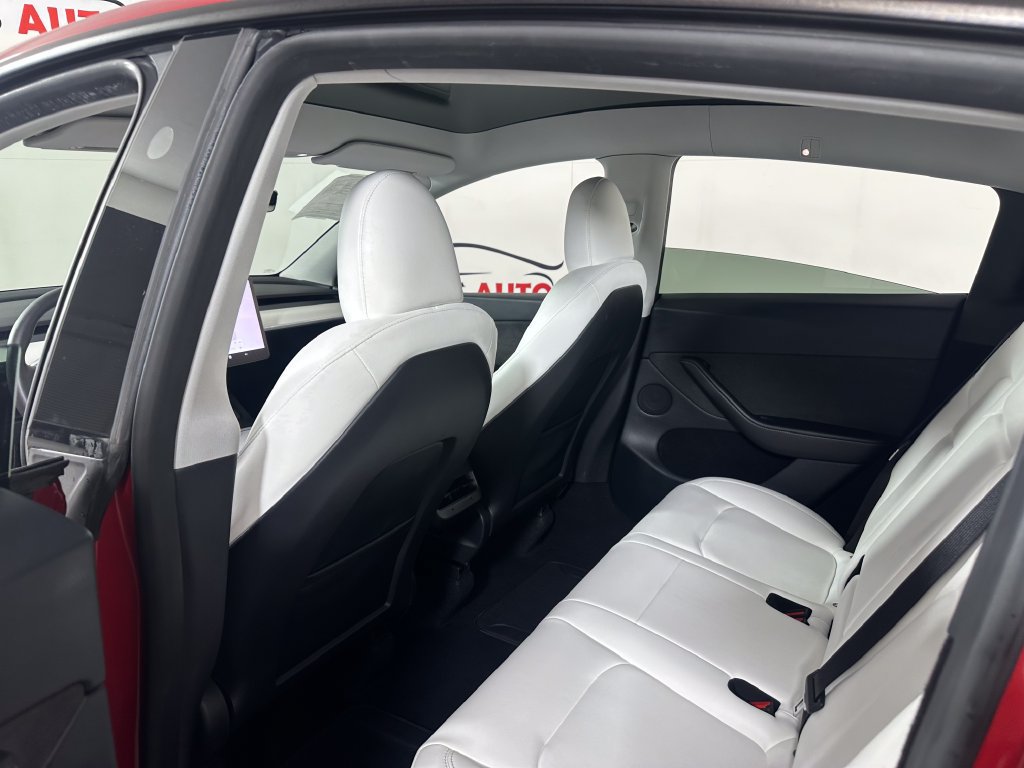 Used 2023 Tesla Model Y Long Range AWD/4WD image 23