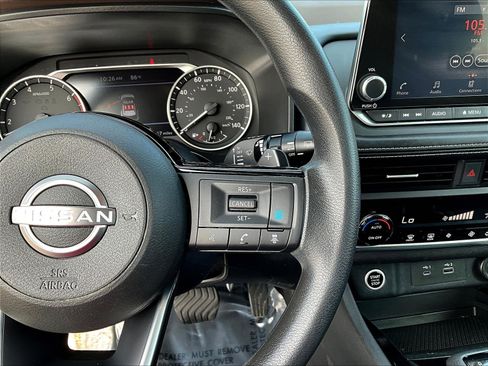 Used 2023 Nissan Rogue SV FWD image 12