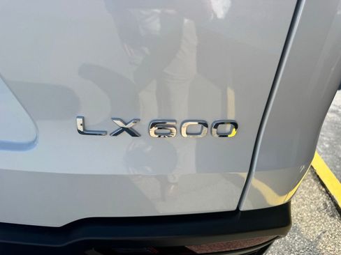 Used 2025 Lexus LX 600 4WD w/ Accessory Package (2T) image 6