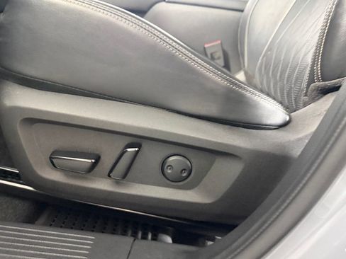 Used 2022 Nissan Rogue Platinum w/ Head-Up Display Package image 22