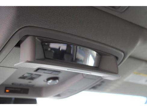 Used 2018 Chevrolet Tahoe LT image 29