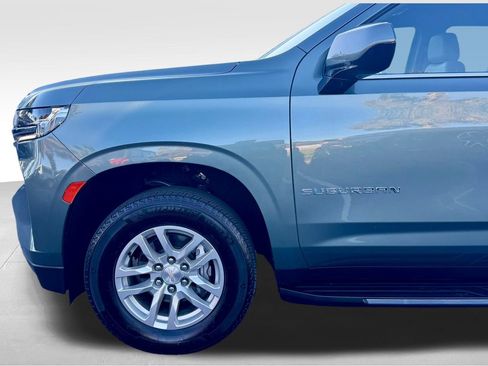 Used 2024 Chevrolet Suburban LT image 17