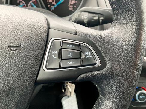 Used 2018 Ford Focus SEL w/ Winter Package image 9