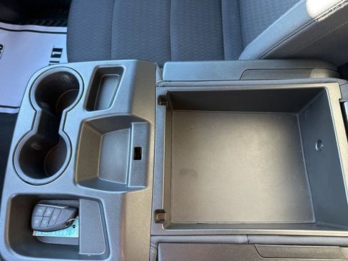 Used 2022 Chevrolet Silverado 1500 Custom image 32