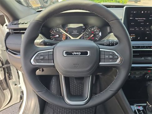 New 2025 Jeep Compass Latitude w/ Sun & Sound Group image 26