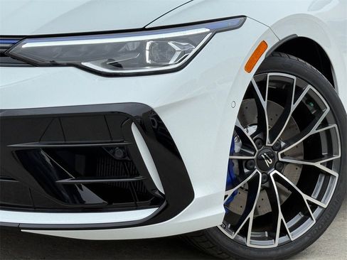 New 2026 Volkswagen Golf image 2