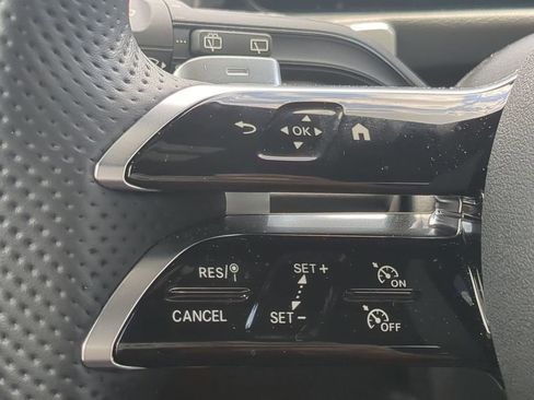 Used 2024 Mercedes-Benz EQB 300 4MATIC image 12