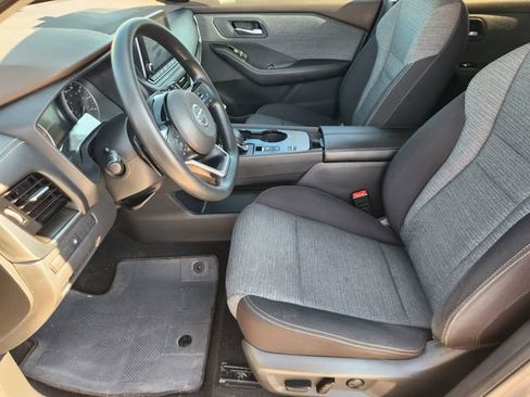 Used 2021 Nissan Rogue SV FWD image 13
