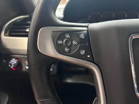 Used 2016 GMC Yukon XL SLT w/ Open Road Package AWD/4WD image 10