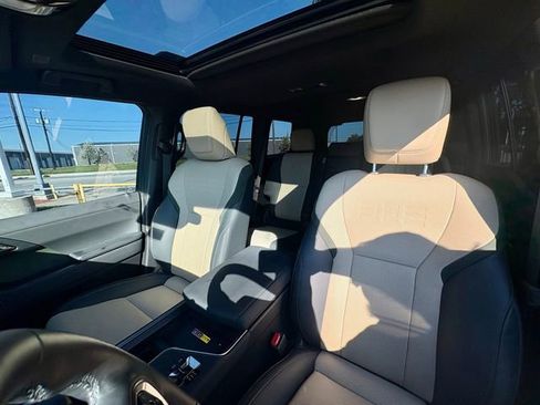 Used 2025 Lexus GX 550 AWD/4WD image 14