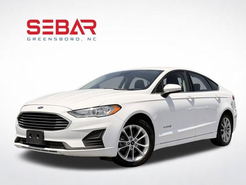 Used 2019 Ford Fusion SE FWD image 1