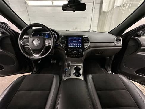 Used 2021 Jeep Grand Cherokee Laredo X image 20