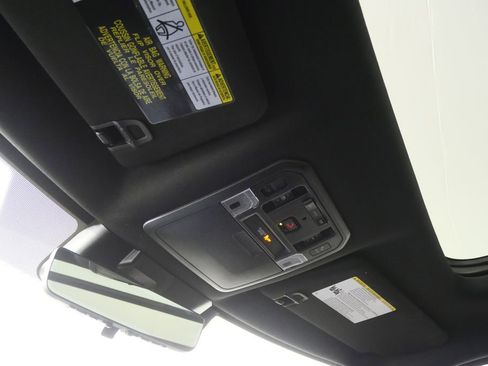 Used 2025 Toyota Sequoia Platinum image 28