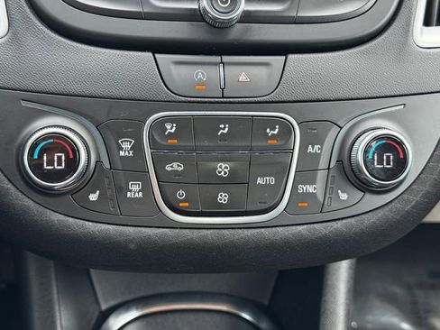 Used 2024 Chevrolet Malibu LT FWD image 32