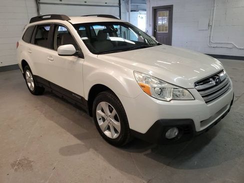 Used 2014 Subaru Outback 2.5i Premium AWD/4WD image 8
