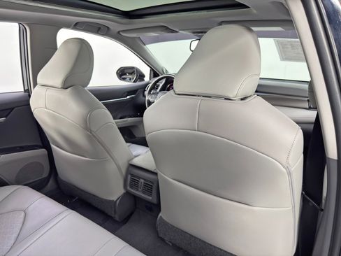 Used 2019 Toyota Camry XSE w/ Navigation Package image 36