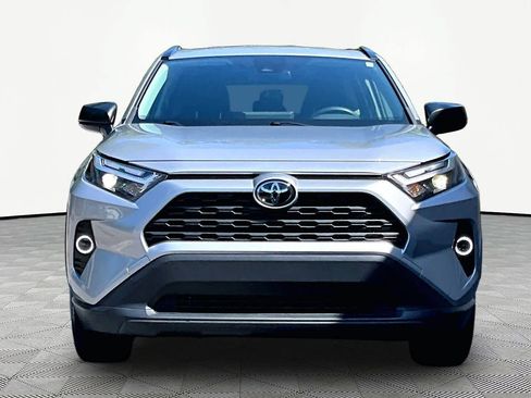 Used 2025 Toyota RAV4 LE AWD/4WD image 4