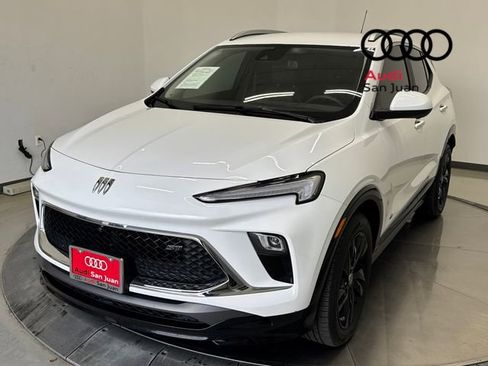 Used 2025 Buick Encore GX Sport Touring w/ Advanced Technology Package image 3