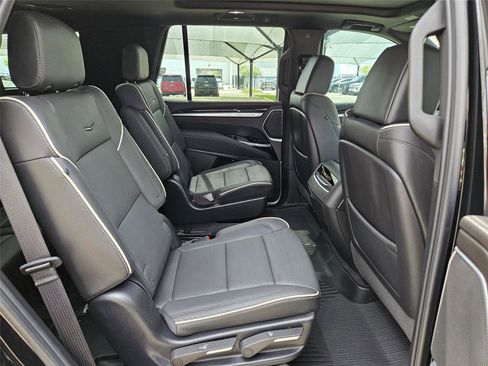 Used 2025 Cadillac Escalade Sport w/ LPO, ONYX Package AWD/4WD image 28