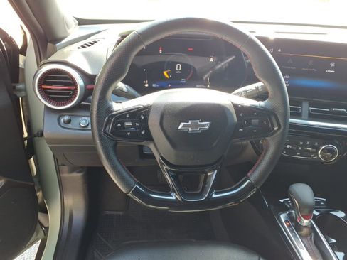 Used 2024 Chevrolet Trax RS w/ Driver Confidence Package FWD image 7