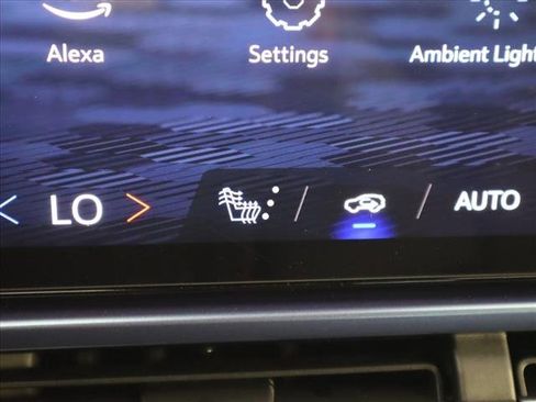 New 2024 Chevrolet Equinox EV LT image 7