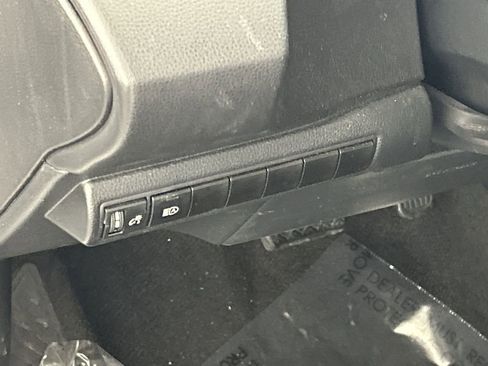 Used 2024 Toyota Corolla LE image 12