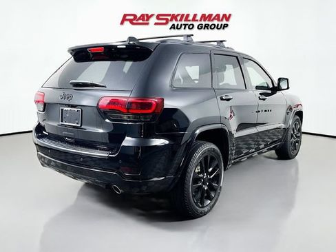 Used 2019 Jeep Grand Cherokee Altitude AWD/4WD image 7