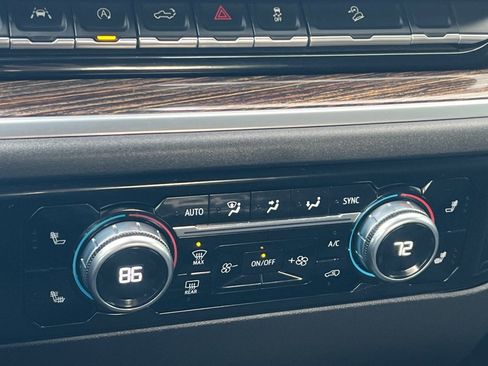 Used 2022 GMC Sierra 1500 SLE image 16