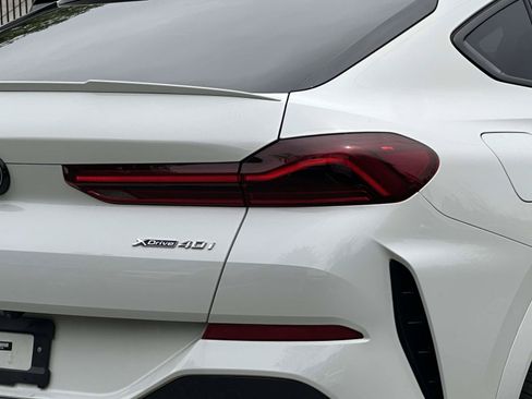 Used 2022 BMW X6 xDrive40i w/ M Sport Package AWD/4WD image 12